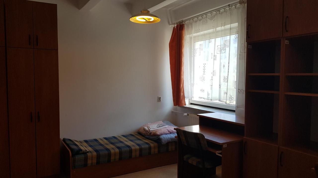 Dom Studencki Nr 11 Gdansk Brzezno Pansiyon Dış mekan fotoğraf